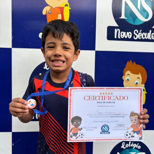 Pequenos craques do Novo Século celebram conquistas no Futsal NS 2025